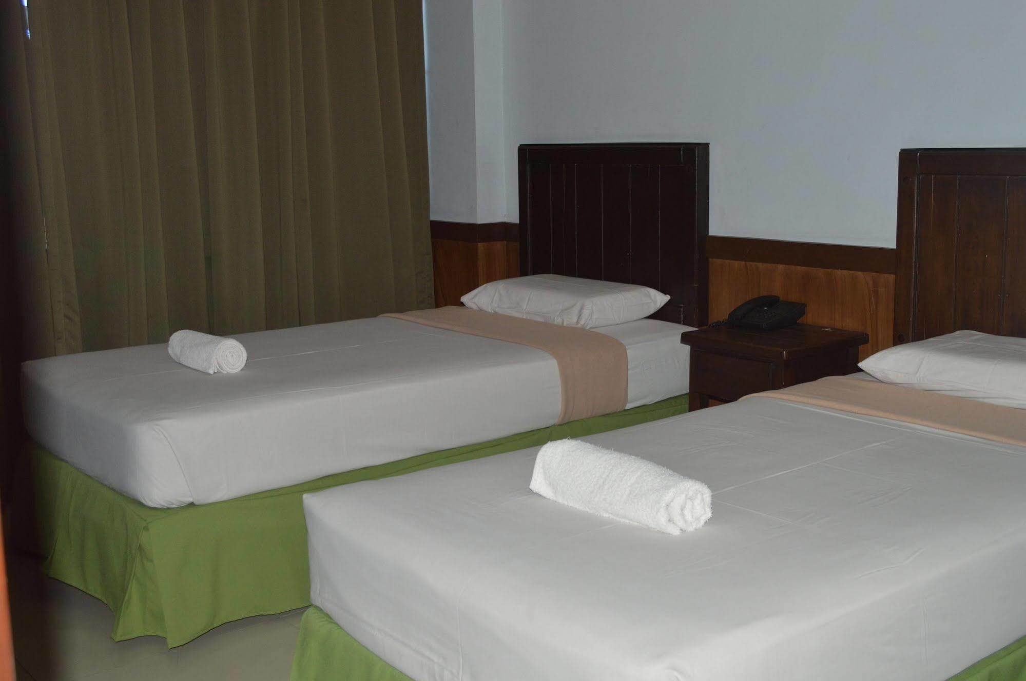 Alu Hotel Davao Zewnętrze zdjęcie