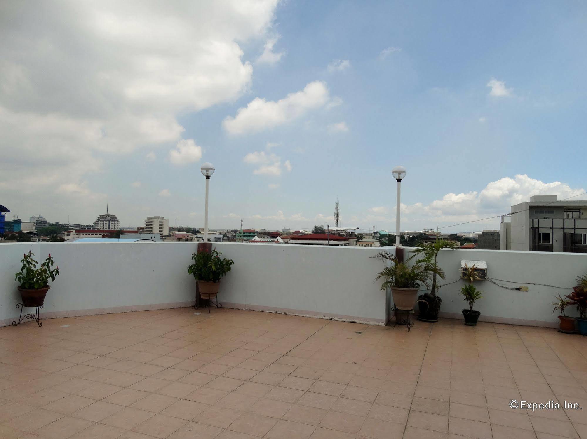 Alu Hotel Davao Zewnętrze zdjęcie